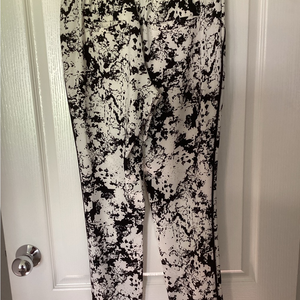 Banana Republic Women’s Monochrome Patterned Pants - Picture 2 of 4